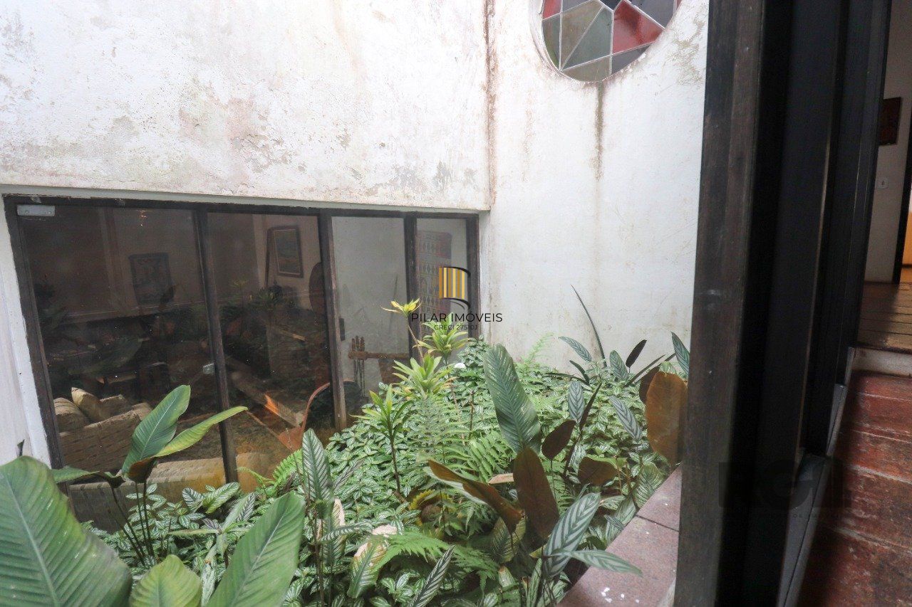 Casa para Venda - 523.36m², 6 dormitórios, sendo 2 suites, 2 vagas - Vila Conceição, Porto Alegre