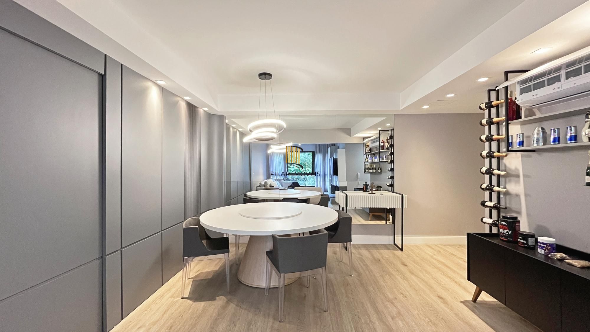 LINDO APARTAMENTO 3 DORMITÓRIOS NO MENINO DEUS