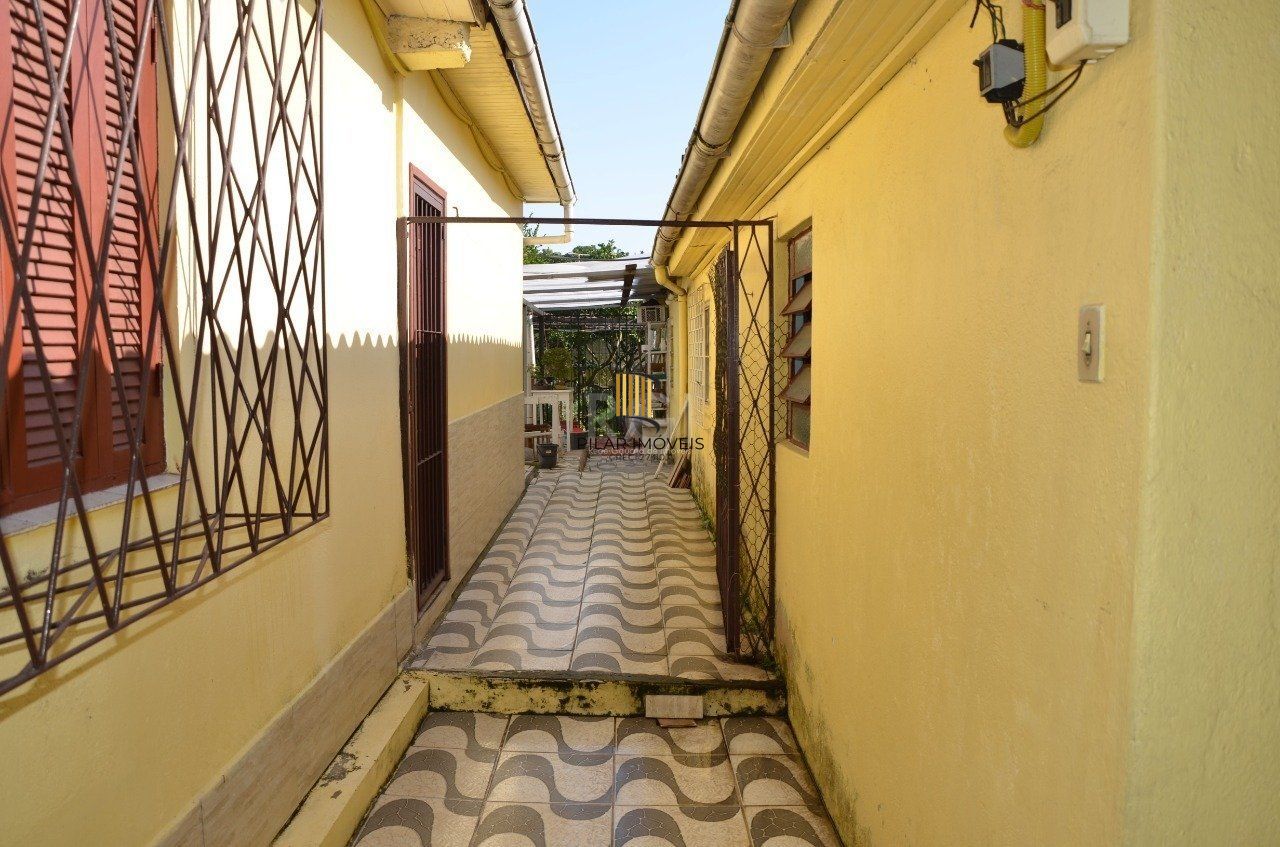 Casa Com 5 dormitórios no Bairro Partenon