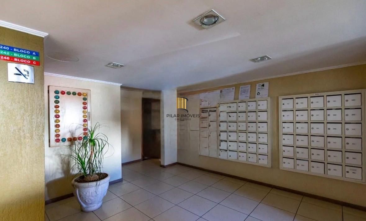 Apartamento terreo, no Menino Deus de 1 dormitorio com area de serviço separada