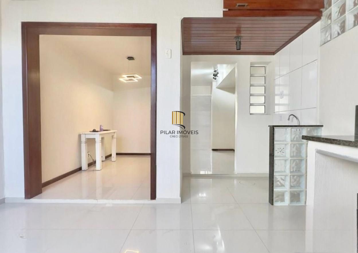 Casa em condominio , 2 dorm, 1 vaga, bairro Sarandi, condomínio Acapulco.