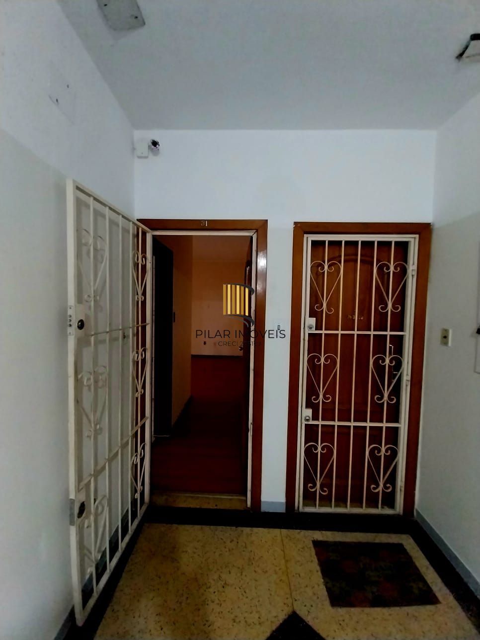 Apartamento com 03 quartos e 02 banheiros no Bairro Petrópolis