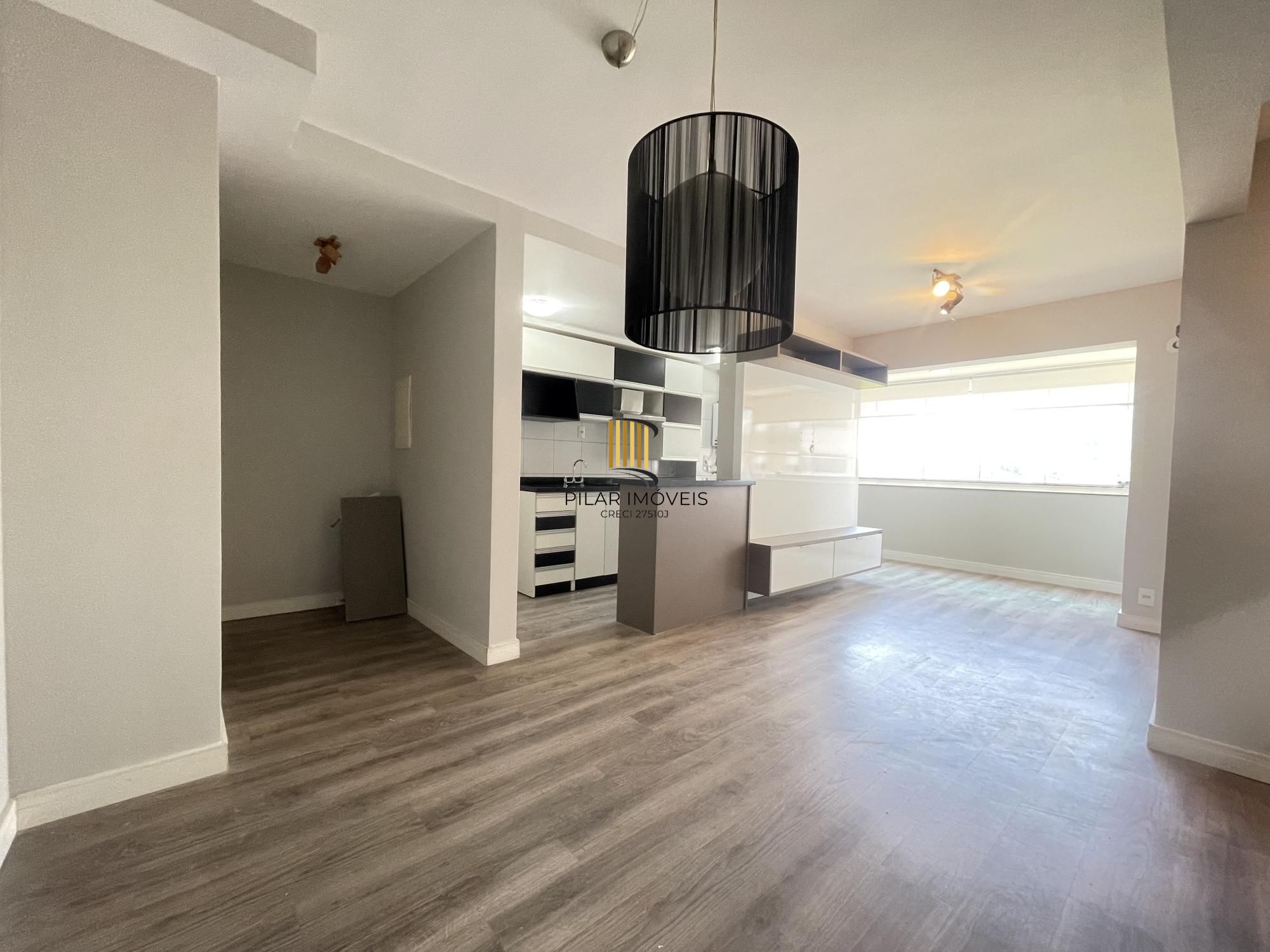 Impecável apartamento semimobiliado, 2 dormitórios, 2 banheiros e 1 vaga coberta