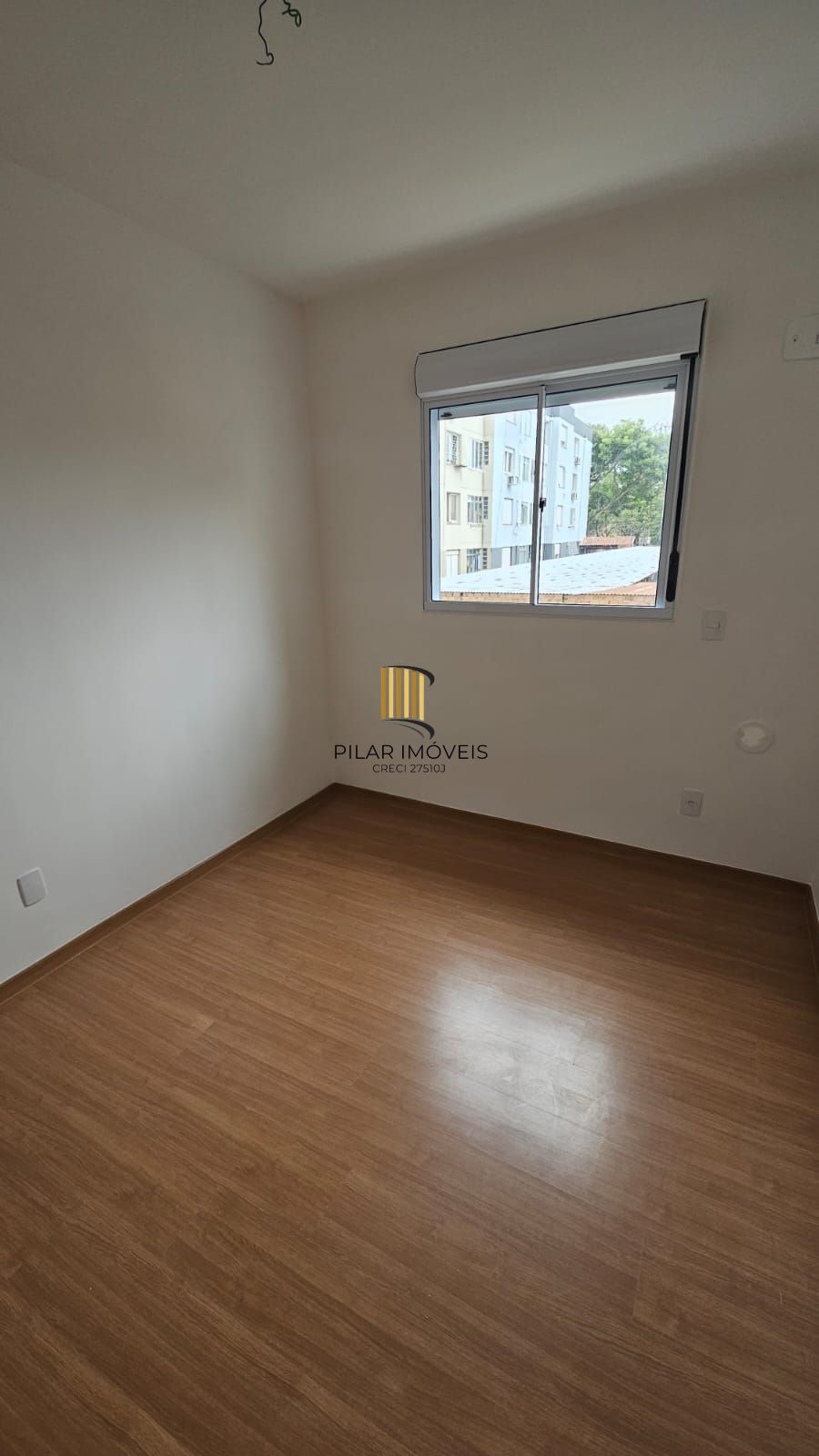 Apartamento 2 dormitórios , suíte , sacada com churrasqueira , 1 vaga de garagem coberta !