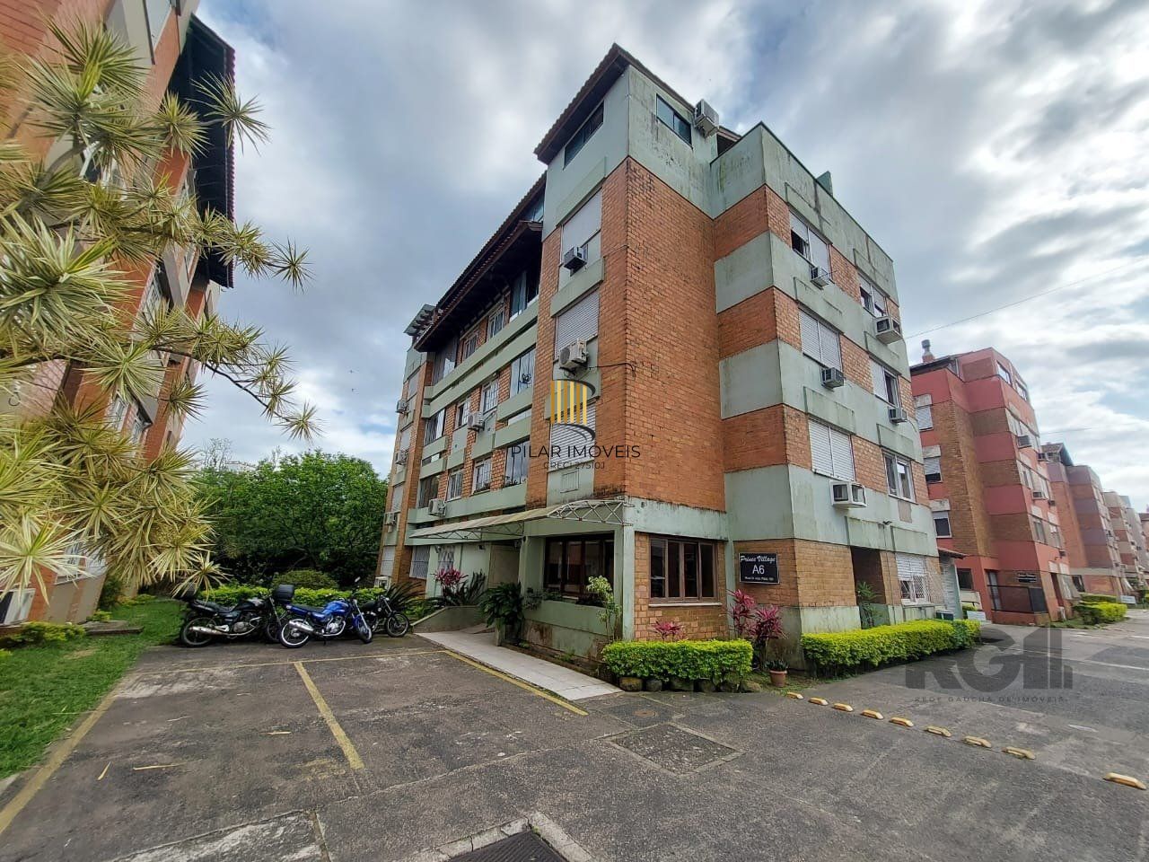 2 QUARTOS  - SACADA COM CHURRASQUEIRA - ELEVADOR - CAVALHADA - PORTO ALEGRE - RS