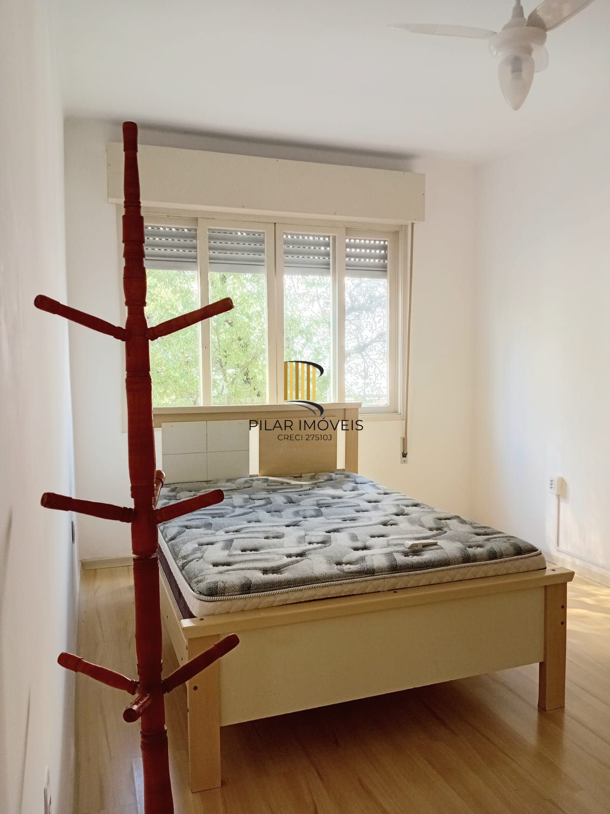 Apartamento 3 dormitórios, frente, sacada no bairro Santana - Porto Alegre - RS