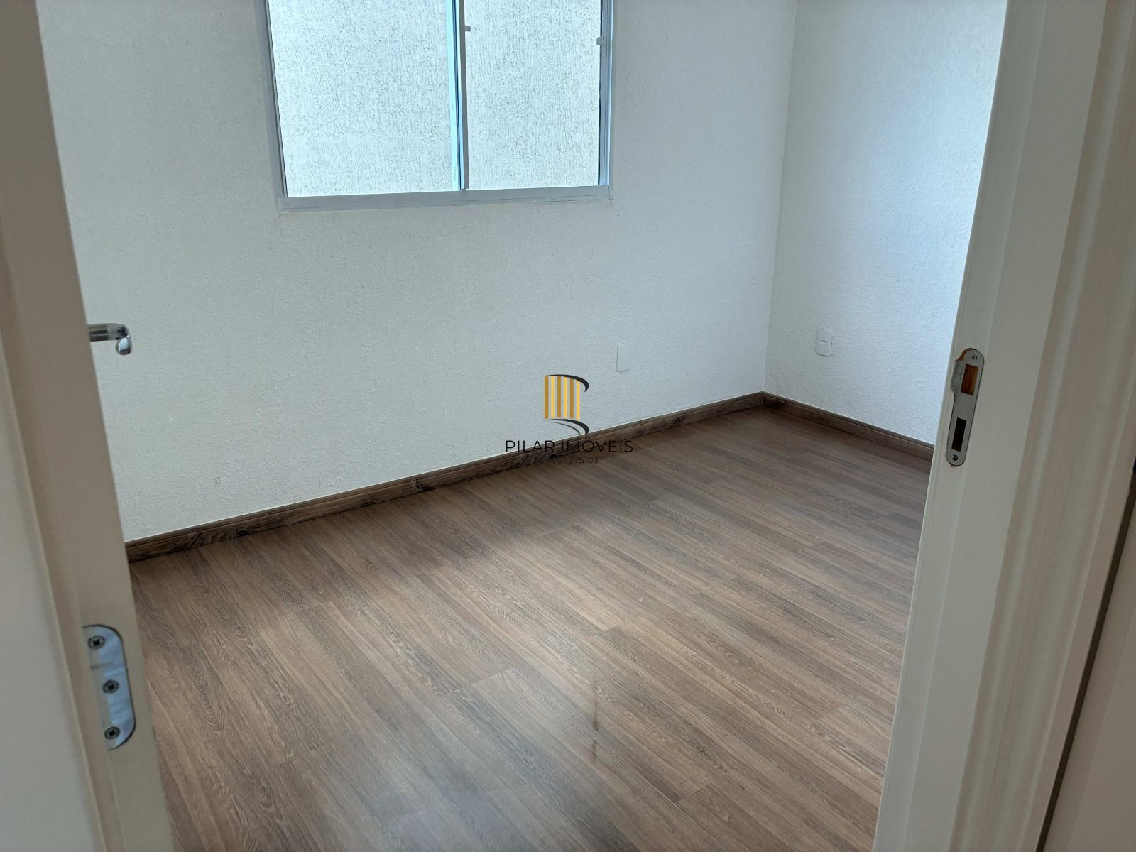 Apartamento com 02 quartos e 01 vaga no Bairro Santa Rosa de Lima em Porto Alegre