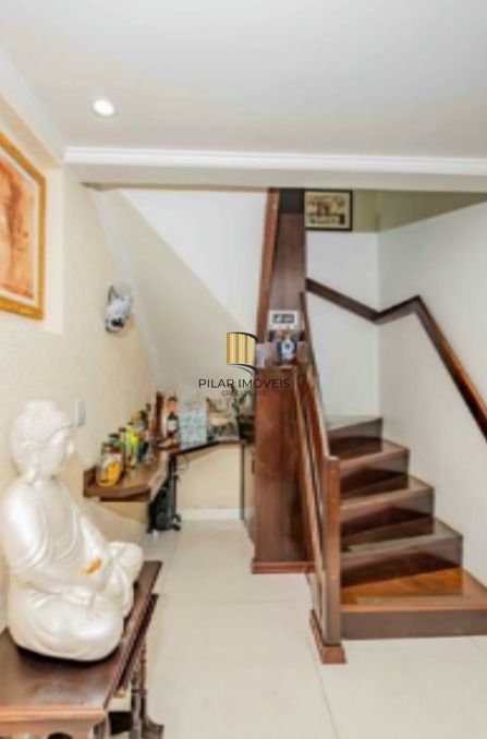 Casa em condomínio 3 dormitórios
