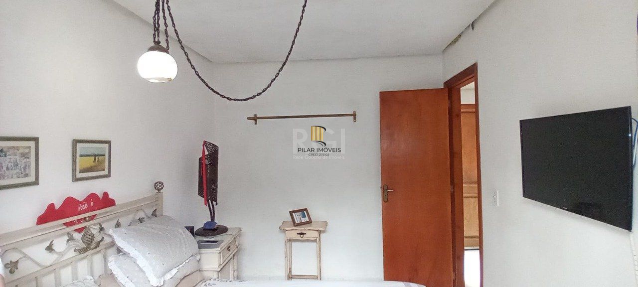 Casa em condomínio com 02 dormitórios