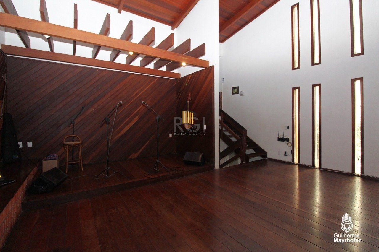 Casa para Venda - 526.64m², 4 dormitórios, sendo 2 suites, 4 vagas - Teresópolis