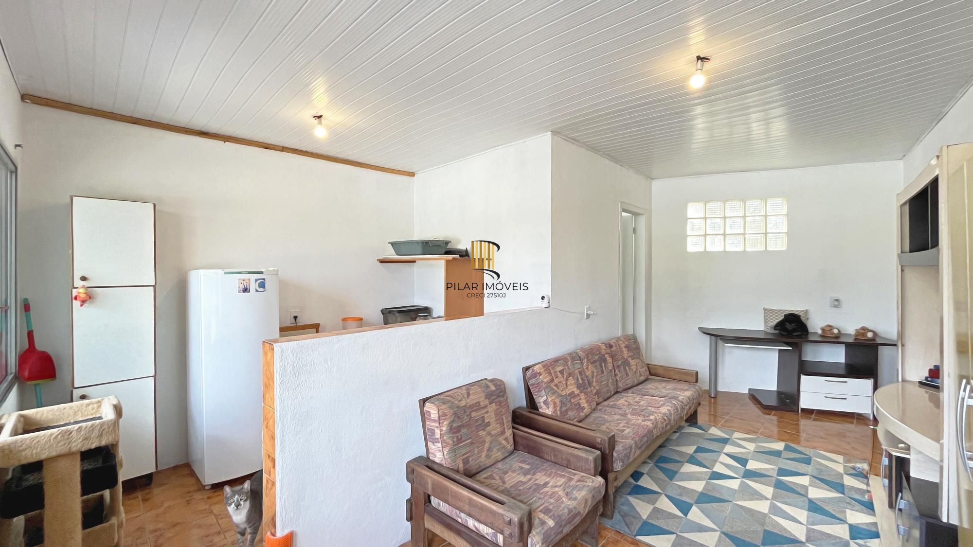 Casa de 156m², com 3 dormitórios, 1 suíte em terreno de 450m²; na Vila Nova