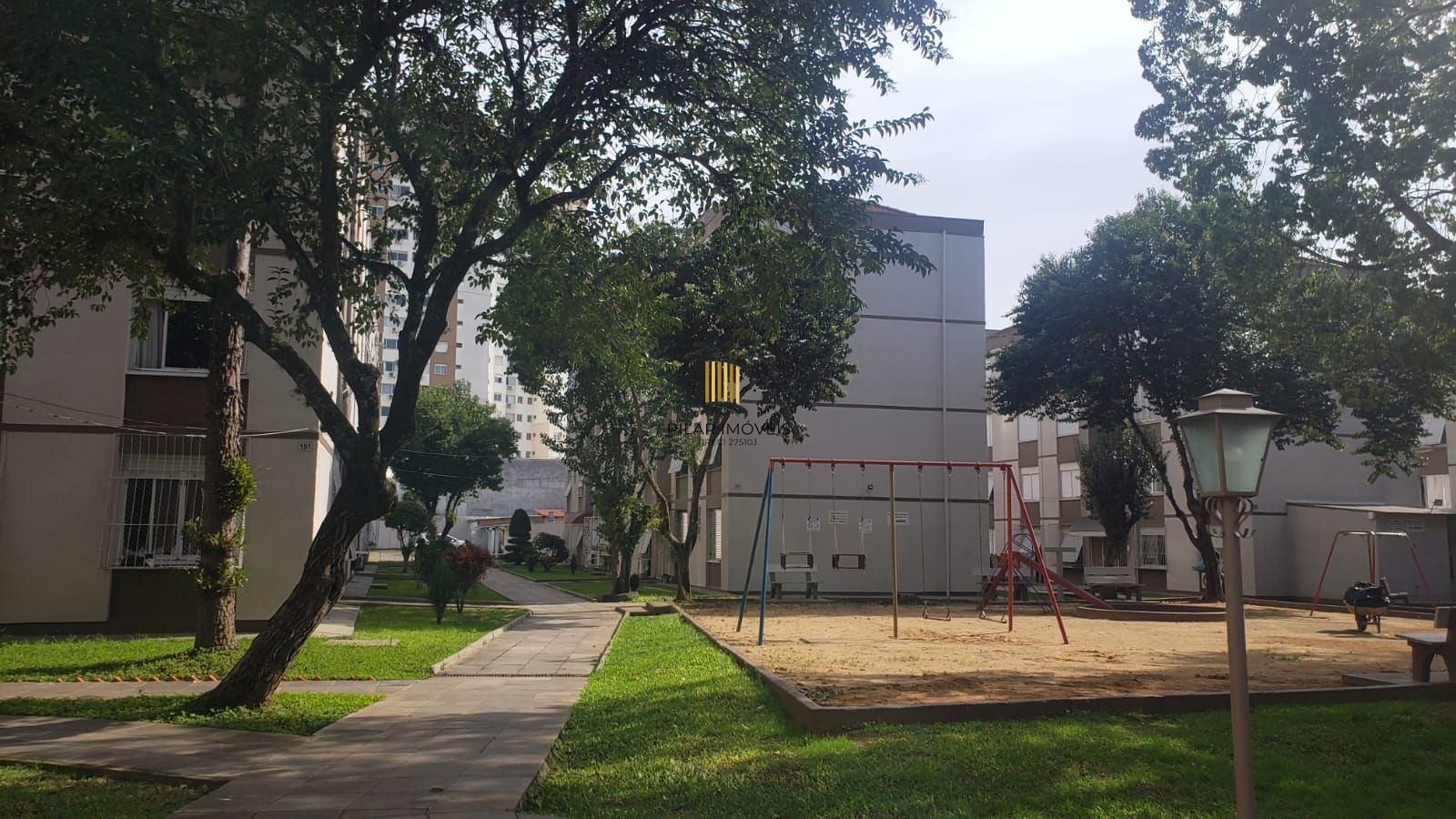 Apartamento de 2 dormitórios  quarto andar no bairro jardim Itu Sabará