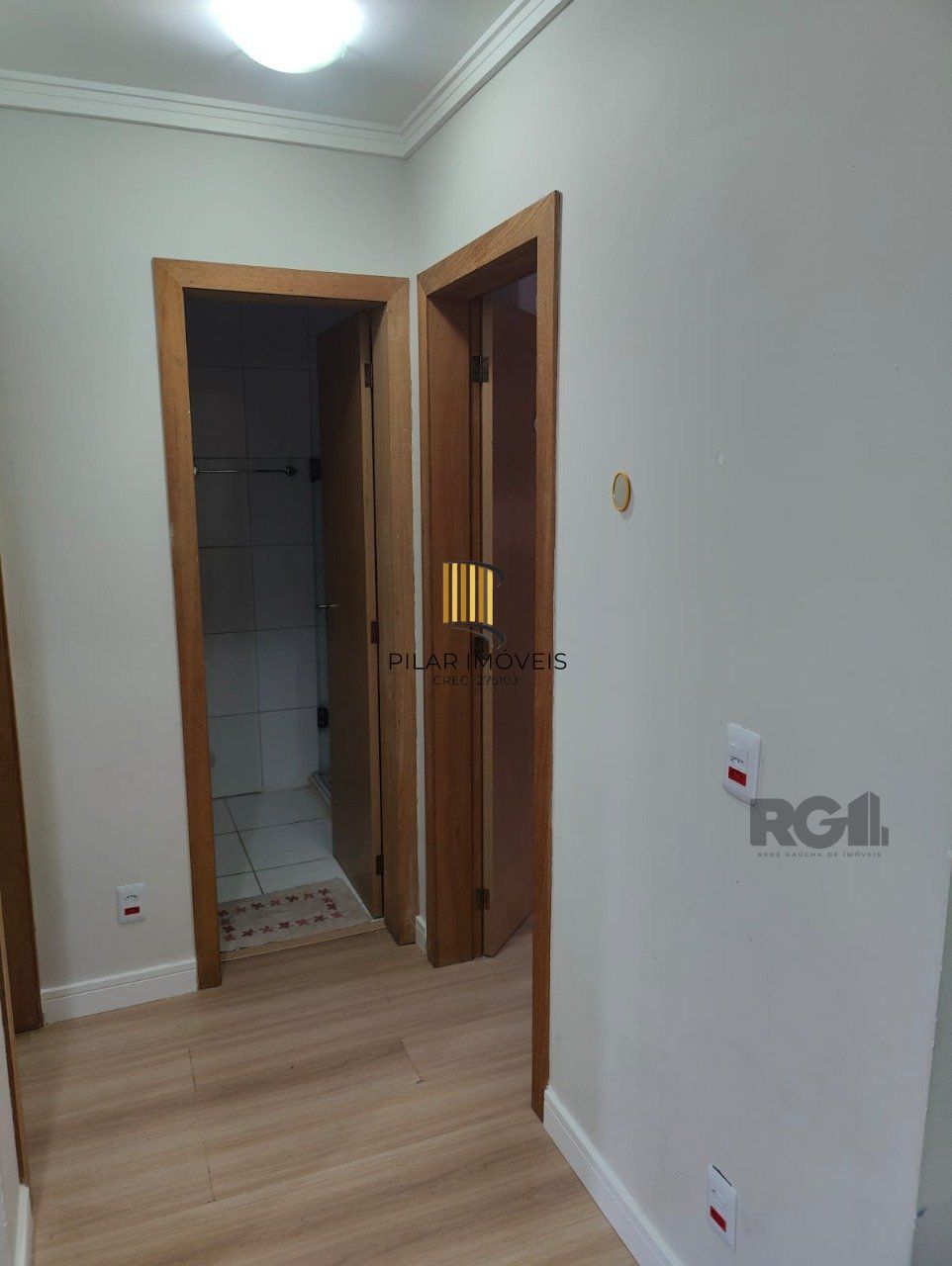 Casa com 2 dormitórios em condomínio fechado em Canoias