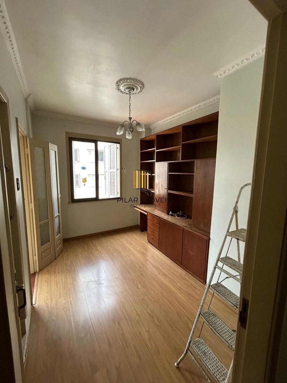 Apartamento com 03 quartos e 02 banheiros no Centro Histórico de Porto Alegre