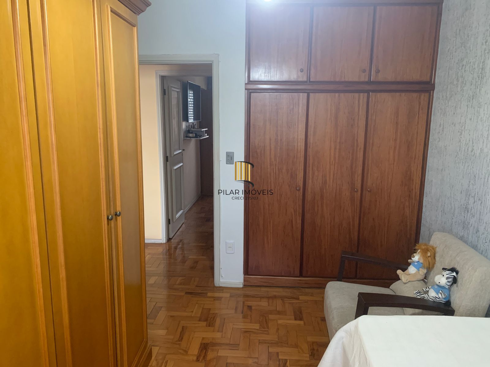 Apartamento 3 dormitórios com 2 banheiros e garagem no Menino Deus