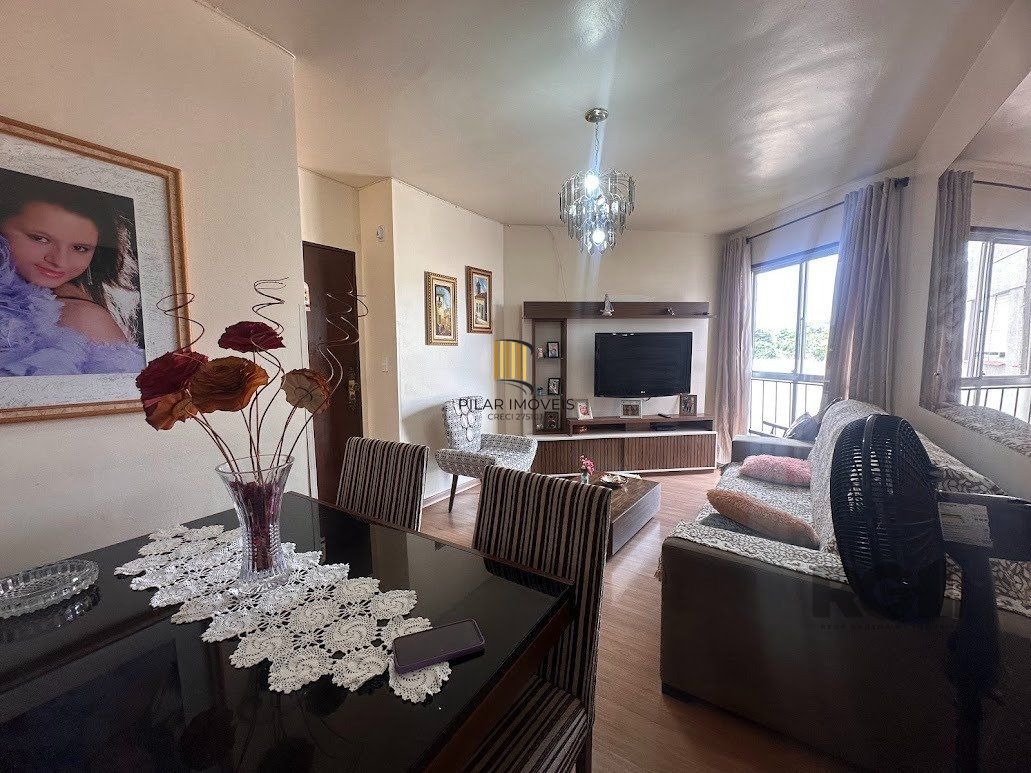 Apartamento a venda, dois dormitórios mobiliado no bairro Cristal.