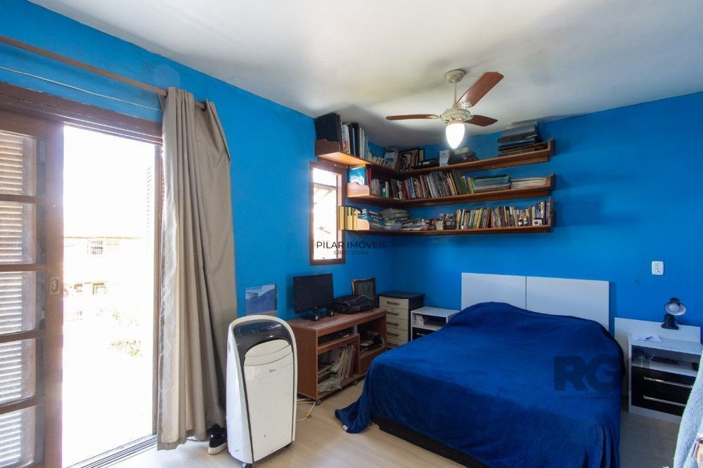 Casa 3 dormitórios no bairro Serraria