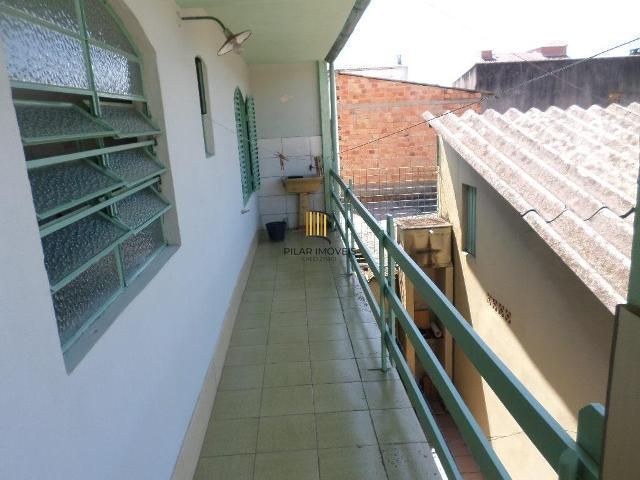 Casa 3 dormitórios no bairro Camaquã