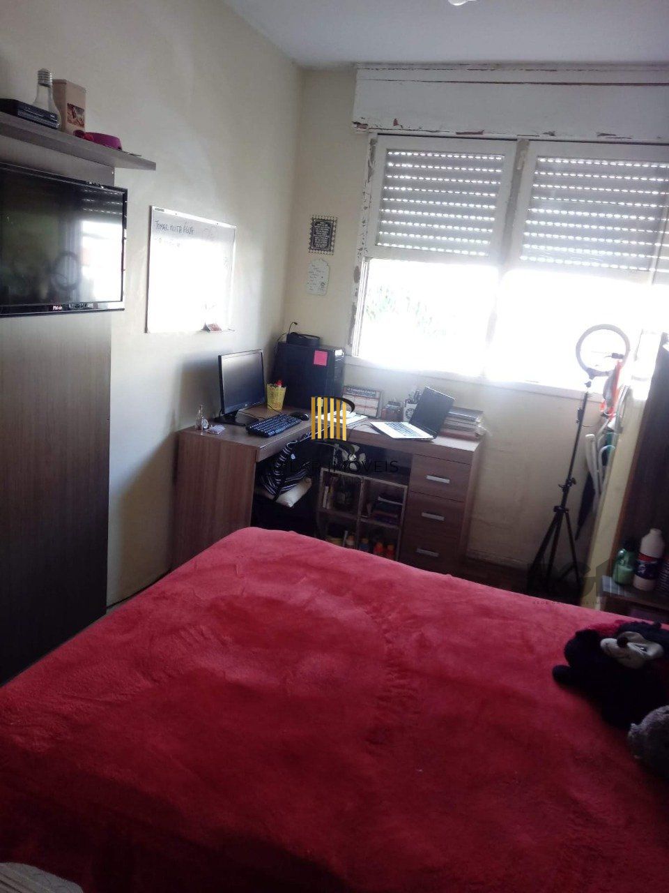 APARTAMENTO COM DOIS QUARTOS NO BAIRRO CAMAQUÃ