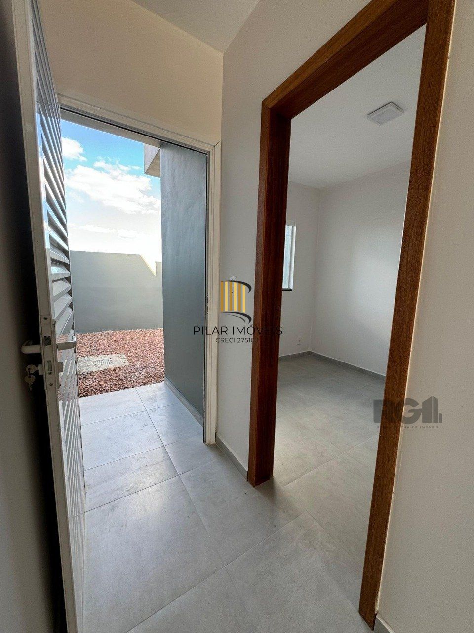 Casa geminada, 2 quartos a venda no Bairro Olaria Canoas.
