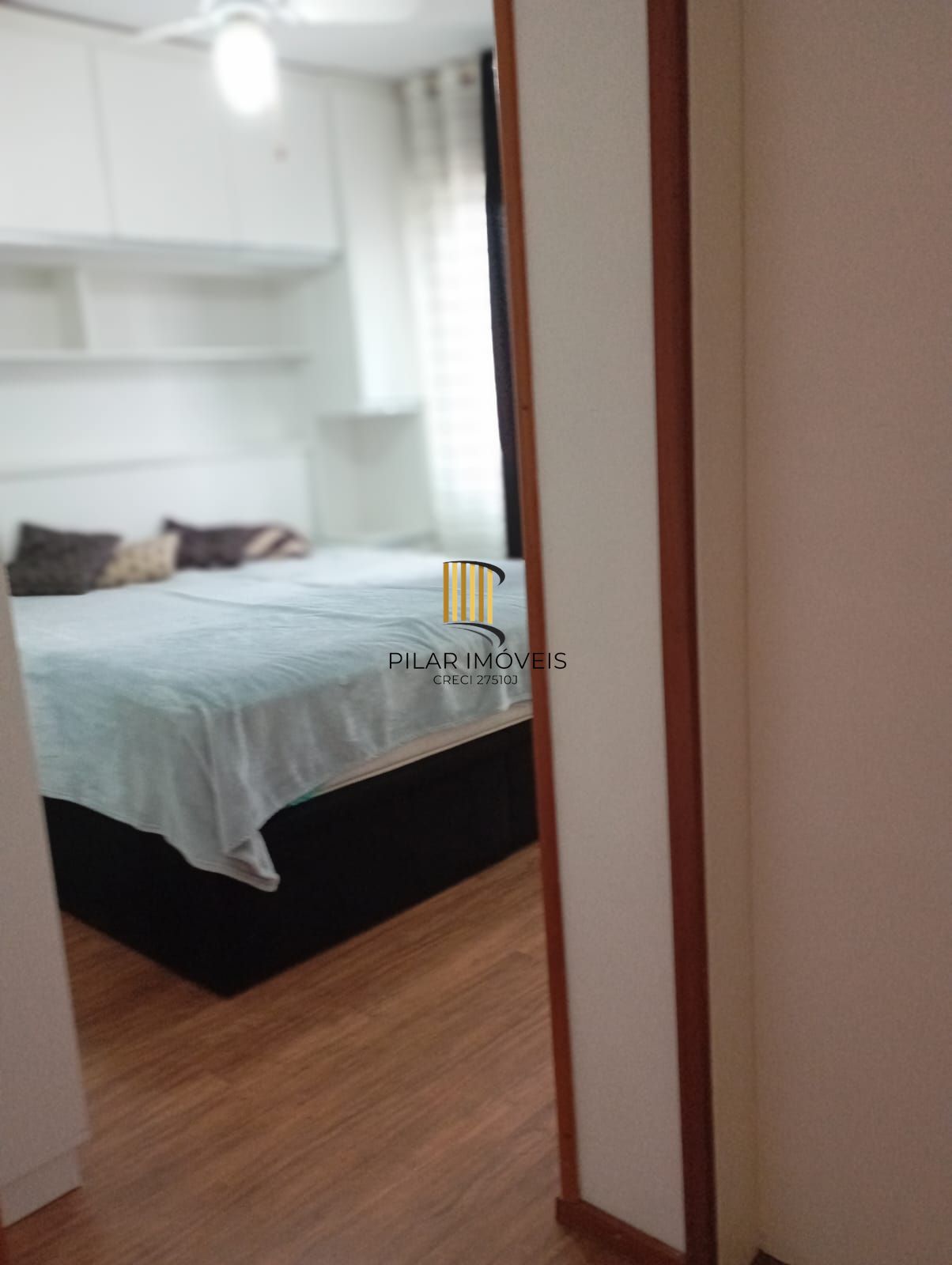 Apartamento com 02 quartos e 01 vaga coberta no Bairro Menino Deus, Porto Alegre