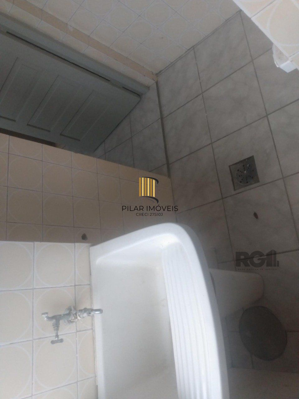 APARTAMENTO DE 2 DORMITORIOS REFORMADO BAIRRO SANTO ANTONIO - POA/RS