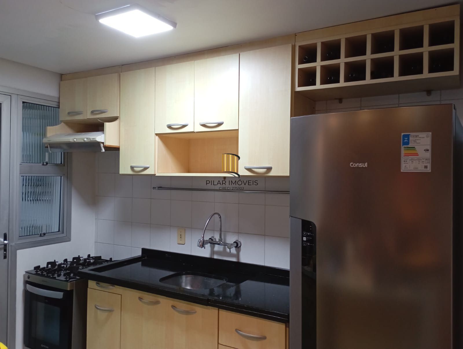 Apartamento com 02 quartos e 01 vaga coberta no Bairro Menino Deus, Porto Alegre