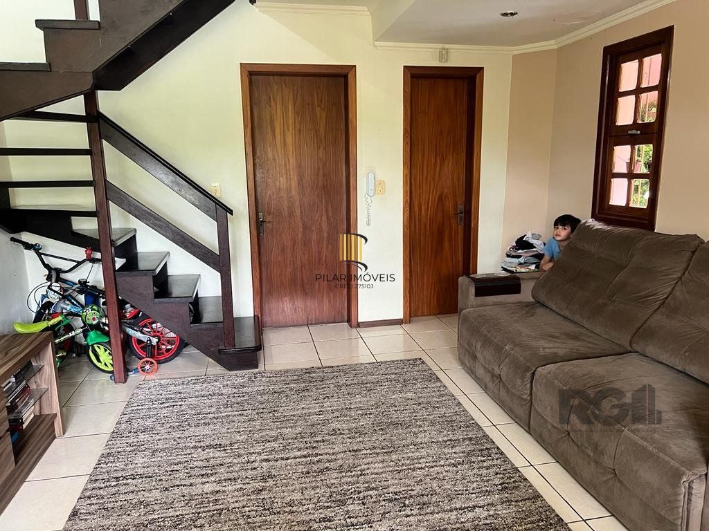 Casa com 3 dormitórios no bairro Morro Santana
