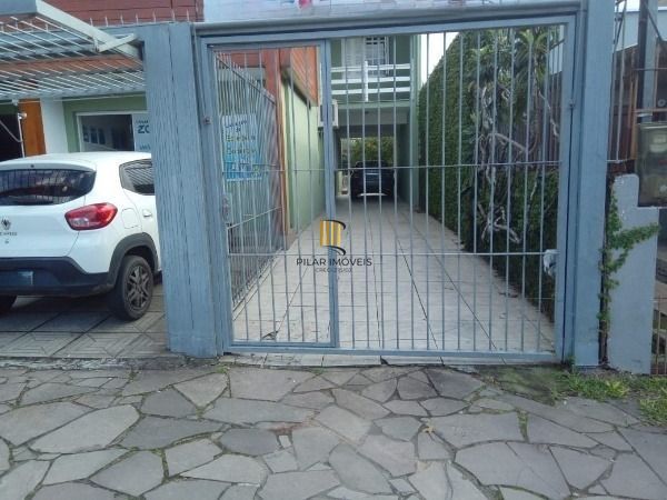 Casa sobrado  Comercial e Residencial de 4 dormitórios e 6 banheiros e 5 vagas de garagem