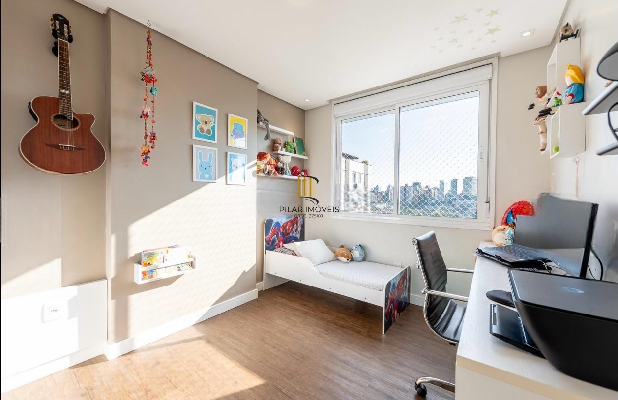 Cobertura com 157m2, 3 dormitórios no bairro Boa Vista.