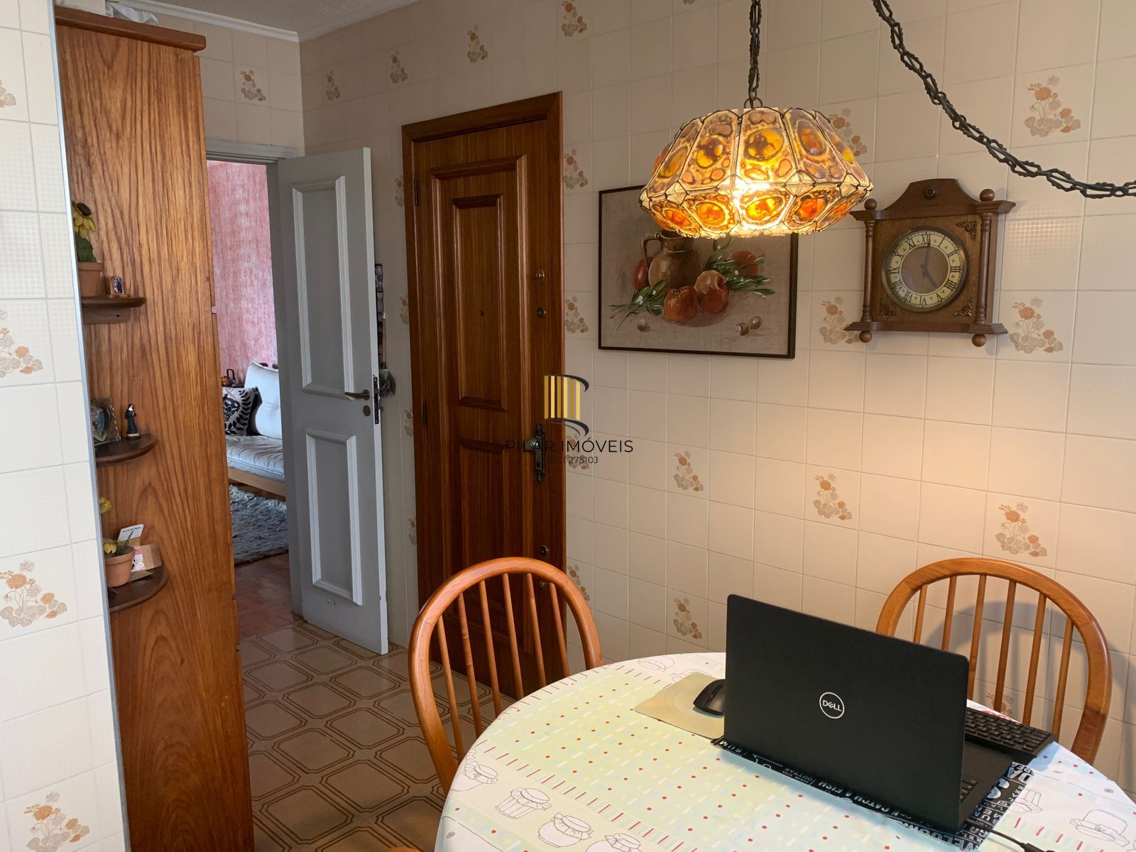 Apartamento 3 dormitórios com 2 banheiros e garagem no Menino Deus