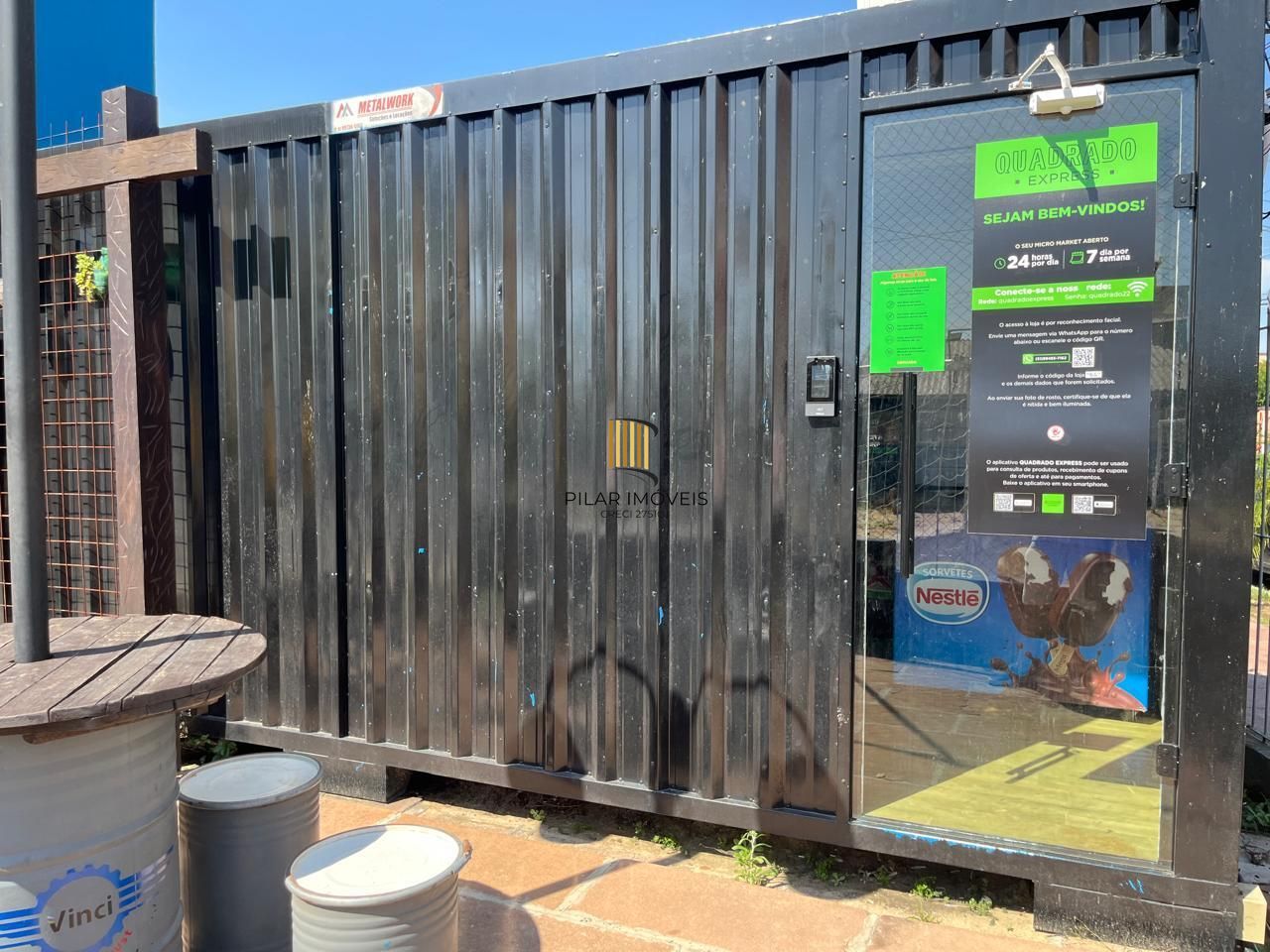 Apartamento com 02 quartos e 01 vaga no Bairro Rubem Berta