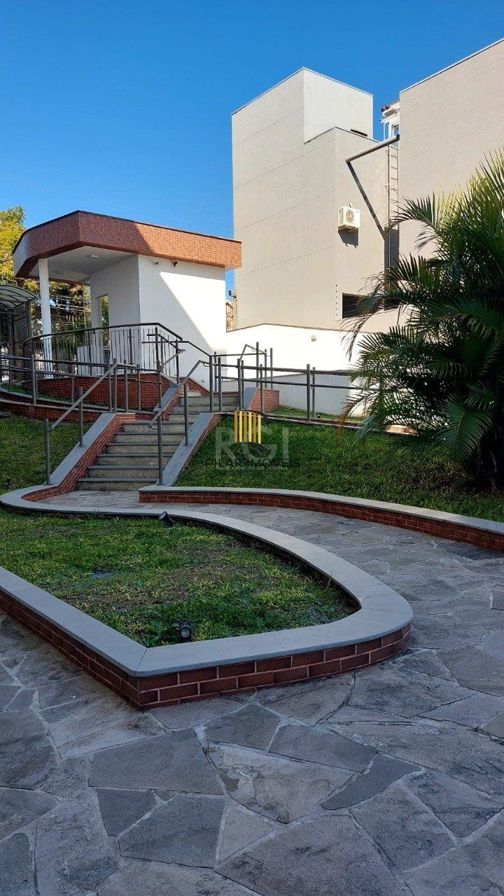 Apartamento de74,39m² de área privativa,  02 dormitórios,  1 suíte, 1 banheiro social e 1 vaga coberta.