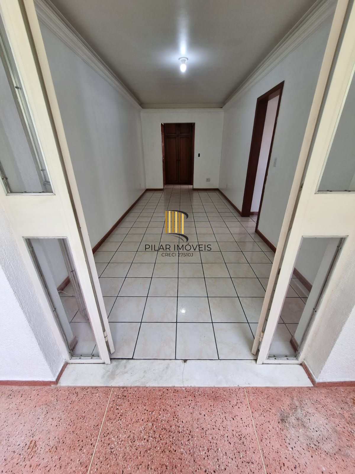 APARTAMENTO 2 DORMITÓRIOS – ÓTIMO ESTADO | LOCALIZAÇÃO PRIVILEGIADA