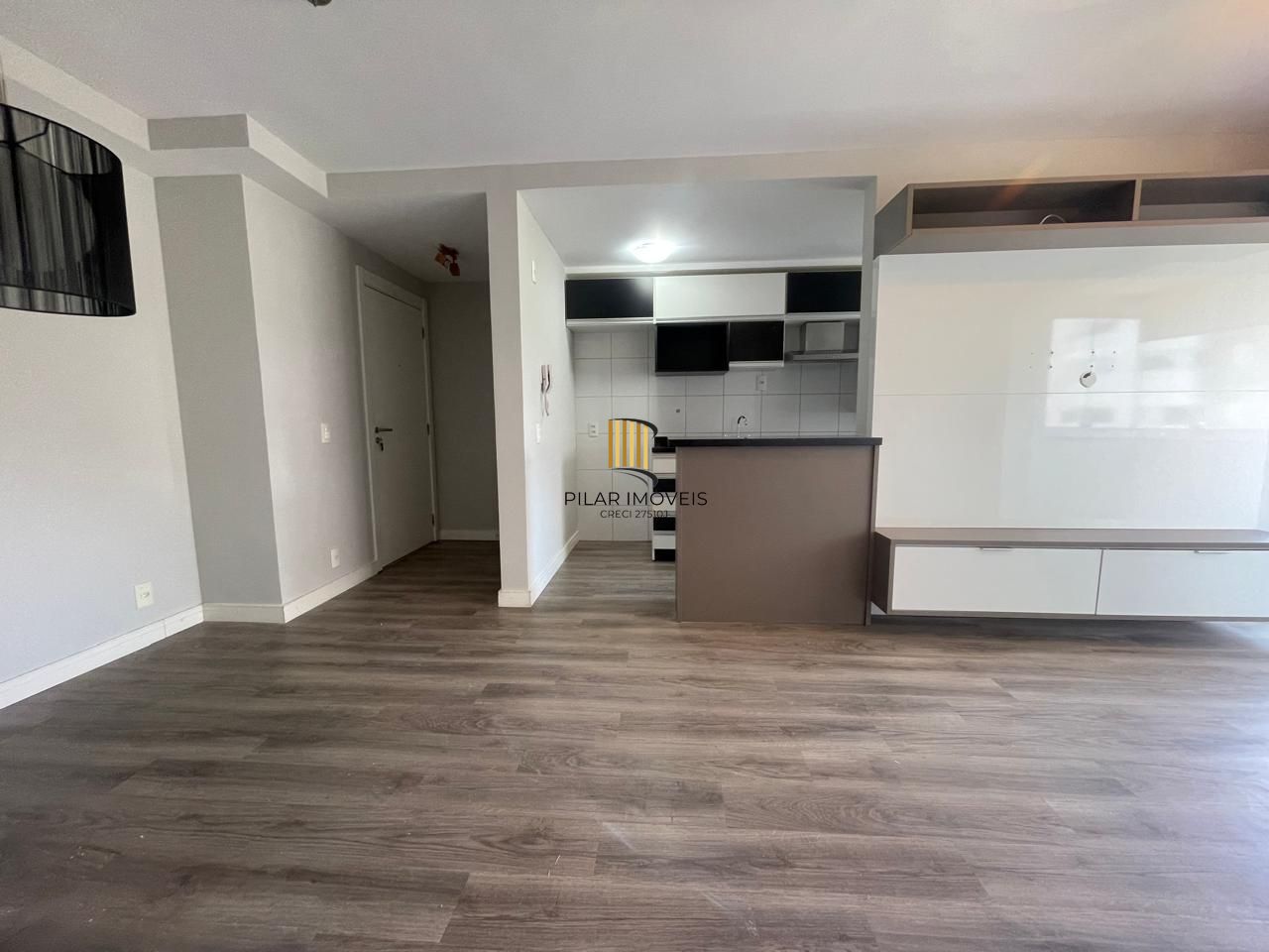 Impecável apartamento semimobiliado, 2 dormitórios, 2 banheiros e 1 vaga coberta