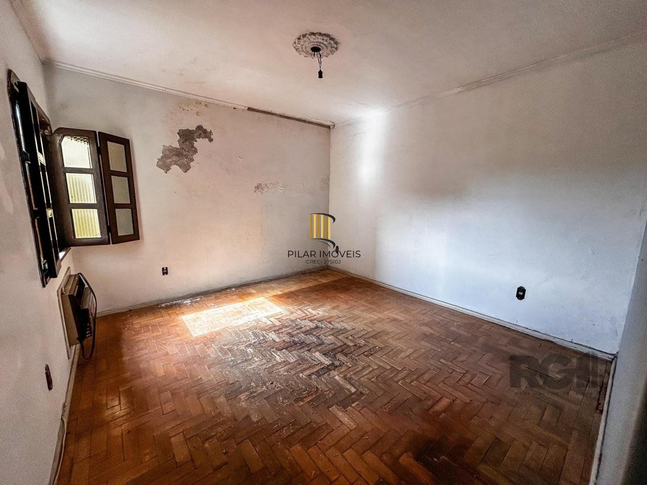 Casa de 3 dormitórios, 1 suíte, garagem fechada, churrasqueira, no bairro Cavalhada Porto Alegre/RS