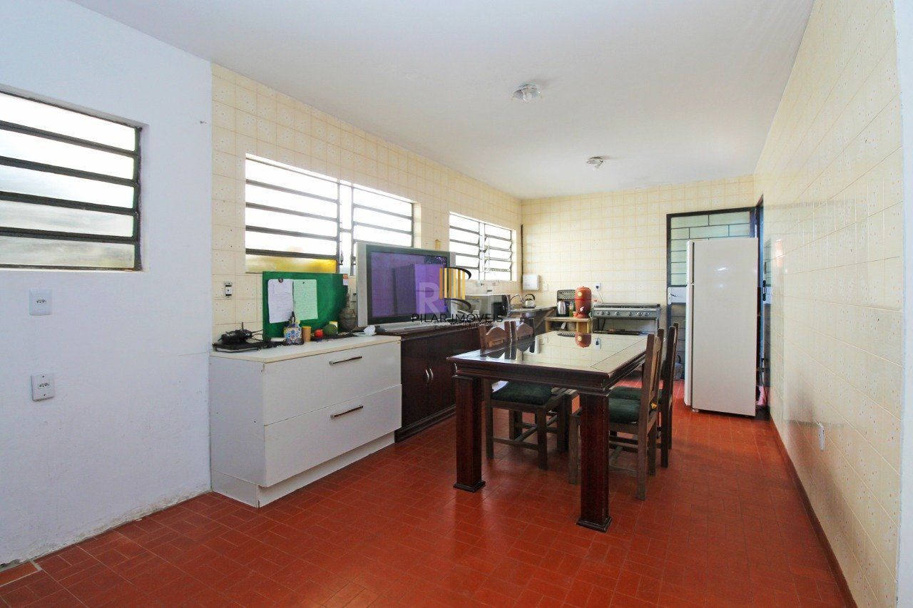Casa 5 Dormitório(s) Bairro Camaquã