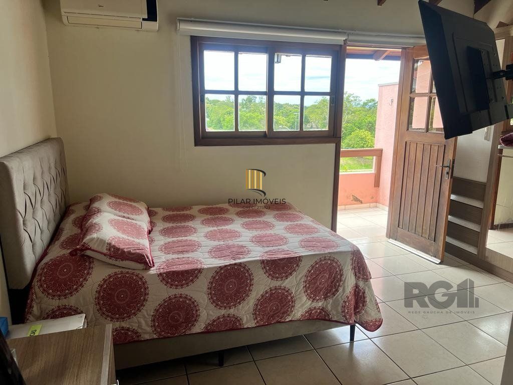 Casa com 3 dormitórios no bairro Morro Santana