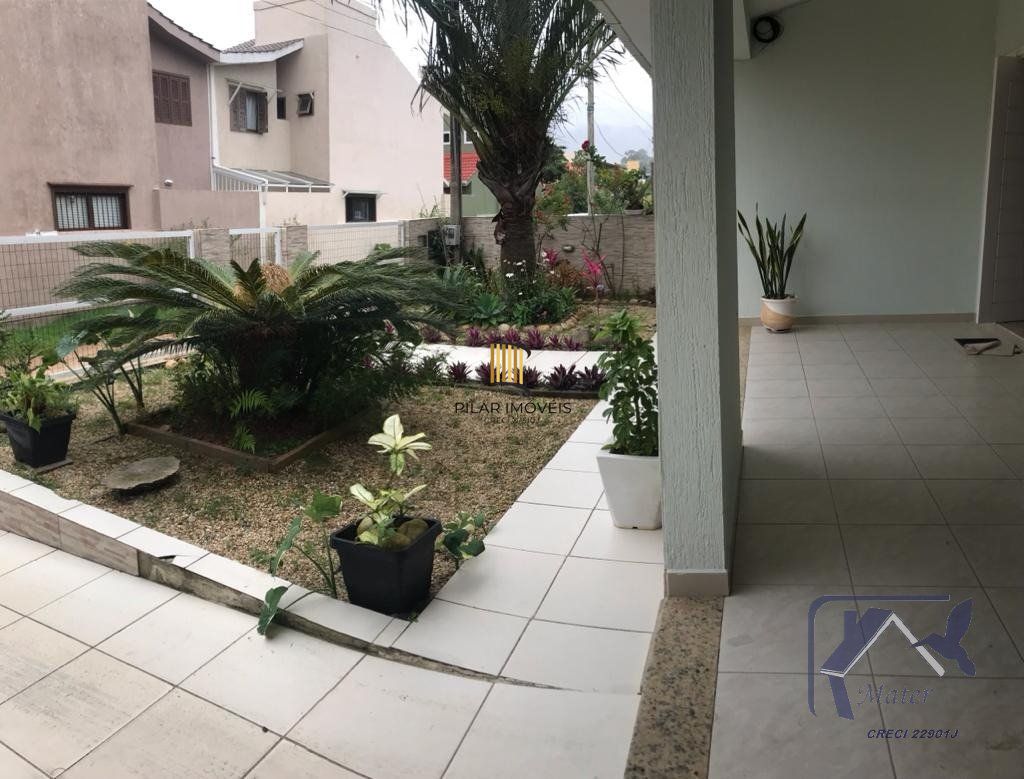 Casa para Venda - 0m², 5 dormitórios, sendo 2 suites, 2 vagas - Village