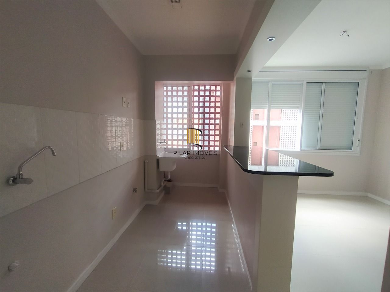 Apartamento reformado de 1 dormitório em andar alto !