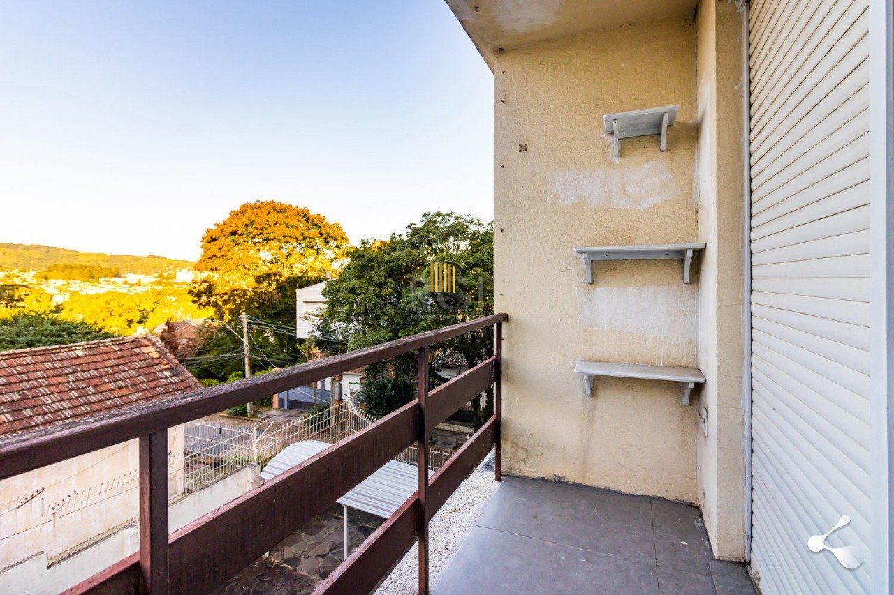 Apartamento para Venda - 62.17m², 2 dormitórios, 1 vaga - Petrópolis