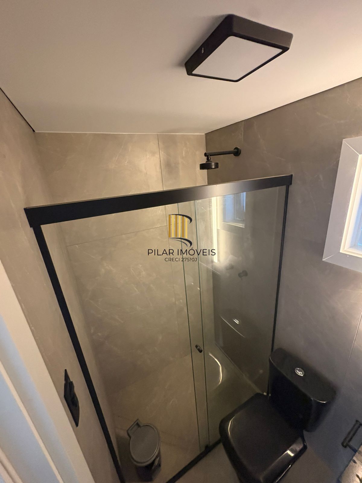 Apartamento com 02 quartos (01 suíte) no Bairro Cidade Baixa em Porto Alegre
