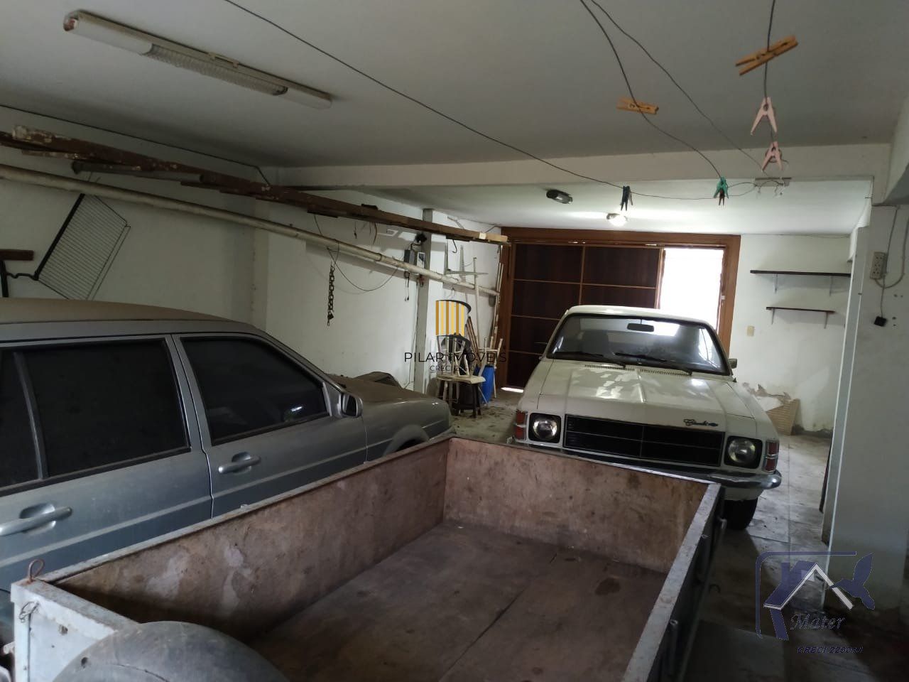 CASA COM 220m², 3 DORMITORIOS, SUITE, 4 VAGAS DE GARAGEM COBERTAS, BAIRRO IPANEMA, EM PORTO ALEGRE, RS