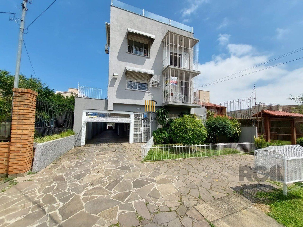 APARTAMENTO 2 QUARTOS - 2 VAGAS COBERTA - SACADA - CRISTAL - PORTO ALEGRE - RS - Pilar Imóveis