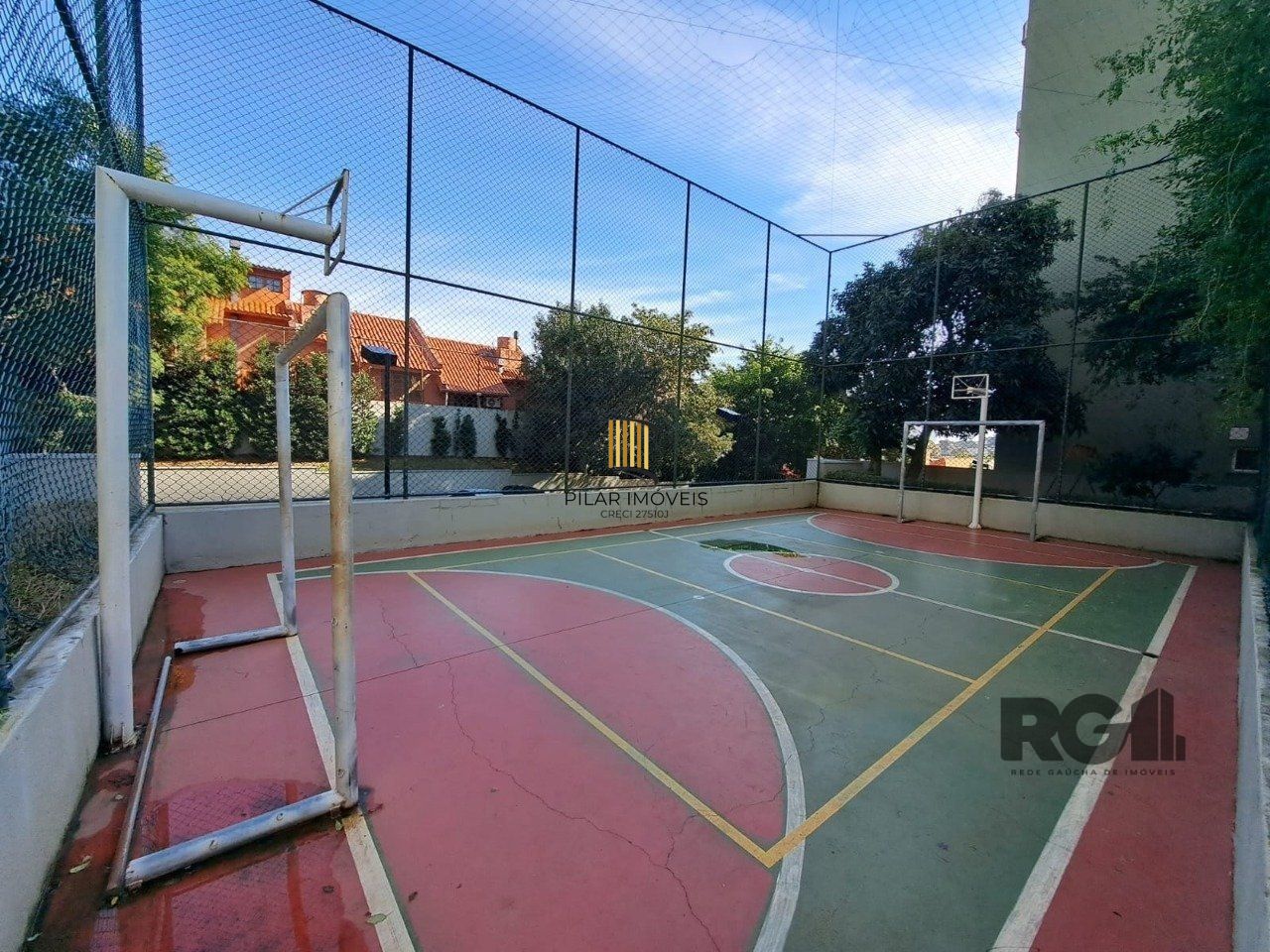 APARTAMENTO DE 2 DORMITÓRIOS E VAGA ESCRITURADA EM CONDOMÍNIO COM INFRA COMPLETA.