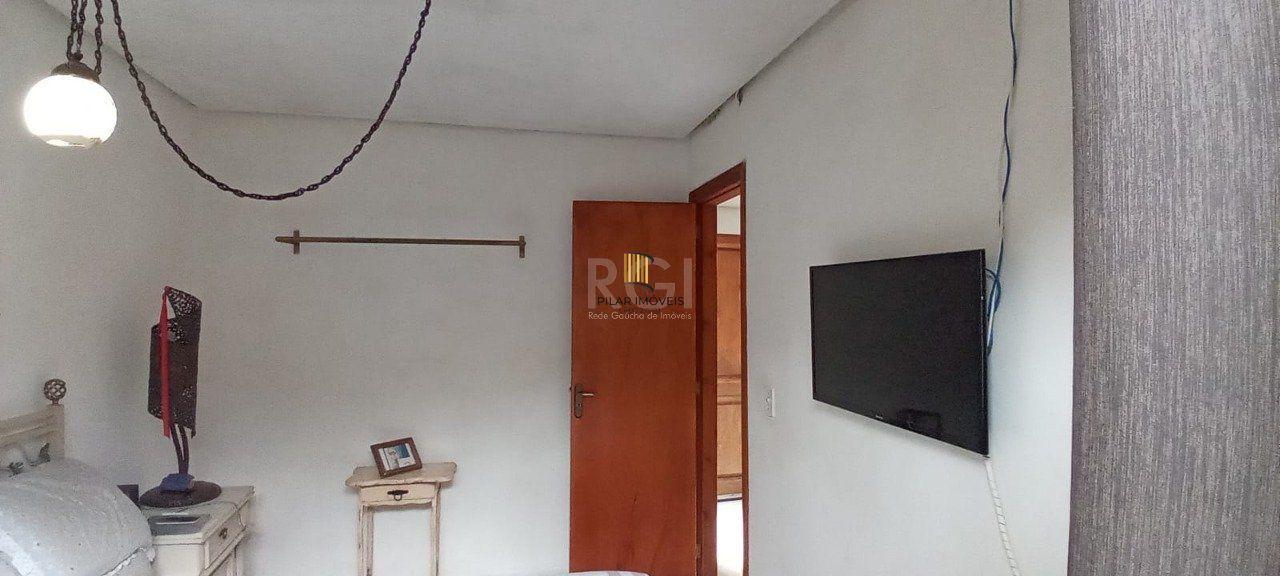 Casa em condomínio com 02 dormitórios