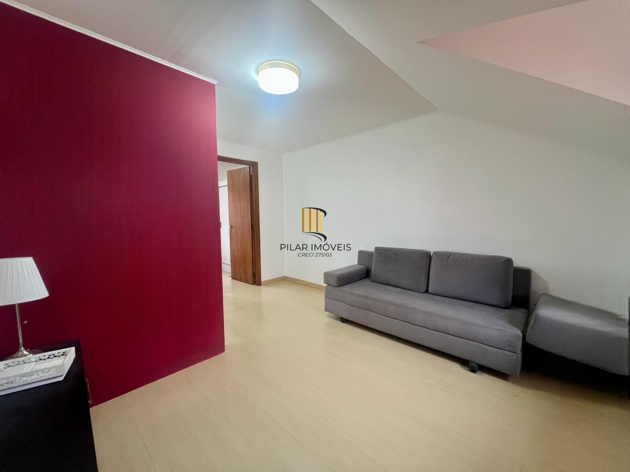 Casa em condomínio fechado  com 94m2, 3 dormitórios no bairro Camaquã.