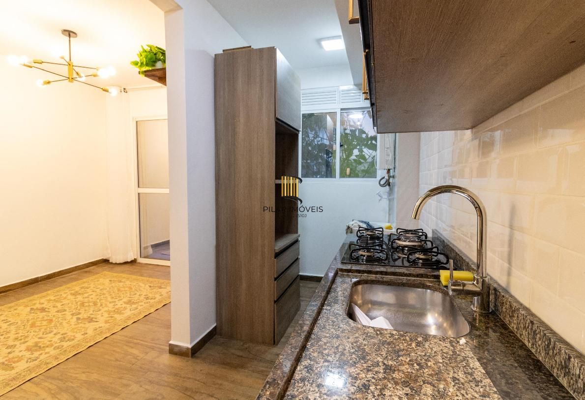 Apartamento com 03 quartos e 01 vaga escriturada no Bairro Camaquã