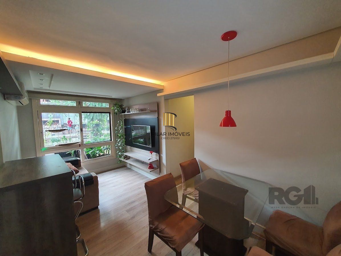 Apartamento com 3 quartos, vagas de garagem, semi mobiliado - 68m² no bairro Medianeira, Porto Alegre/RS