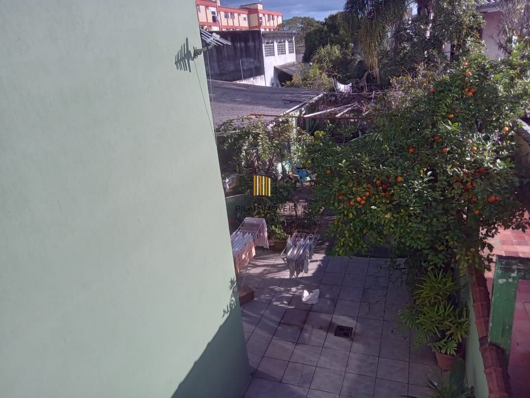 Casa sobrado  Comercial e Residencial de 4 dormitórios e 6 banheiros e 5 vagas de garagem